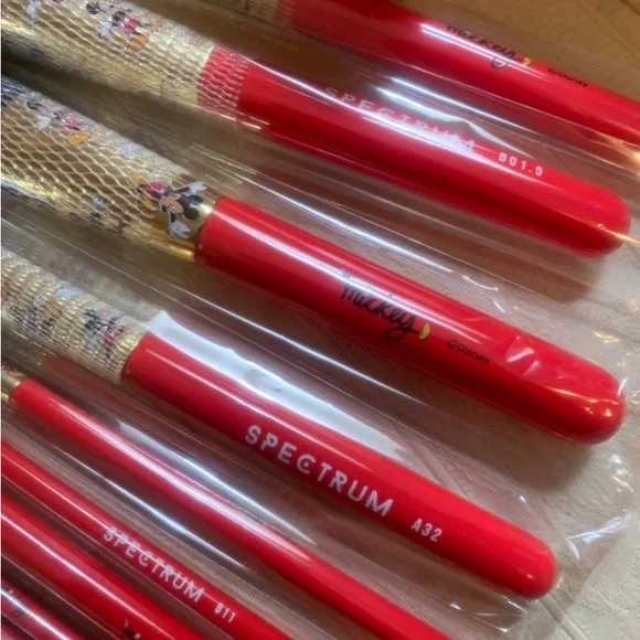 Spectrum Collection x Disney Mickey Mouse Brush Set & Cup Holder BNIB - Picture 9 of 15